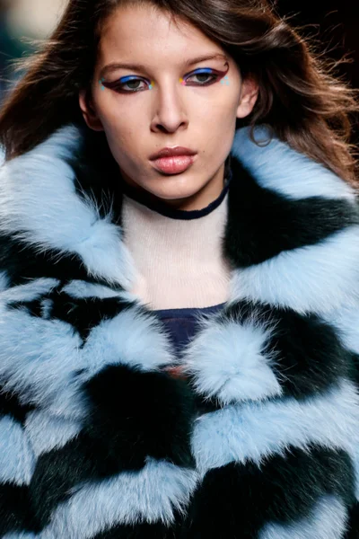 Look 39